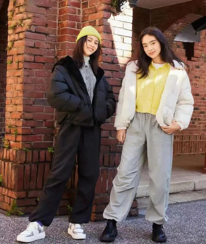 运动鞋”火了这样搭时髦又高级j9国际站登录今年“羽绒服+
