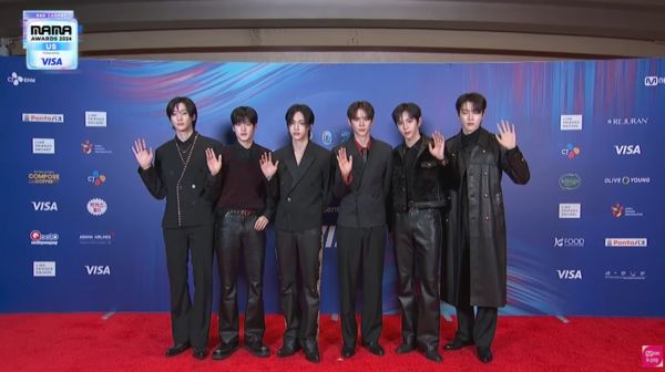 60岁！KATSEYE多国语言问候、ILLIT俏皮登场j9九游真人游戏第一平台2024MAMA／JYP：跳到(图3)